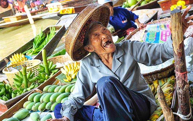 Floating-Market-Thailand.jpg
